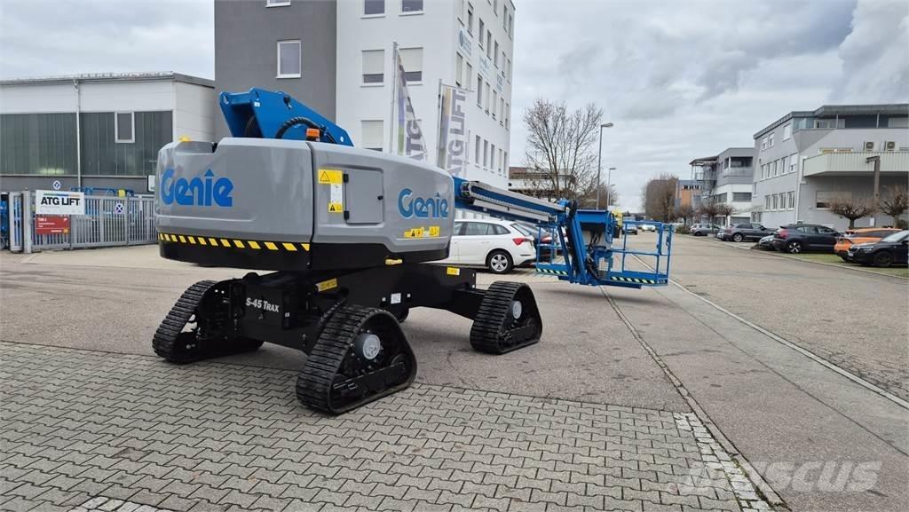 Genie S-45 TraX Kuukulkijat