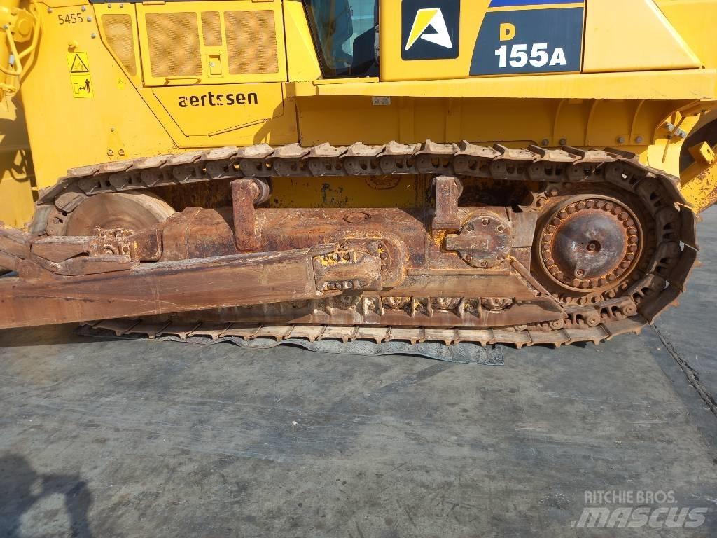 Komatsu D155A-6R Telaketjupuskutraktorit