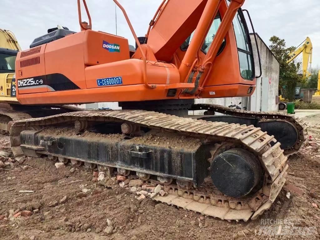 Doosan DX 225LC-9C Telakaivukoneet