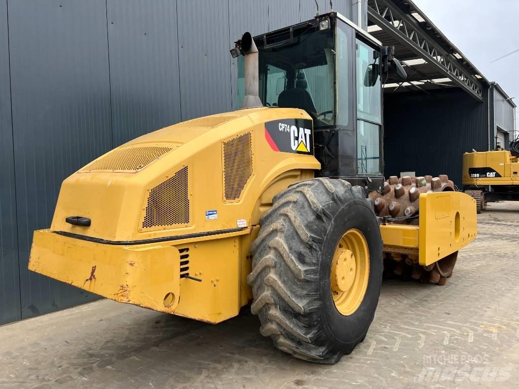 CAT CP74 Yksivalssijyrät