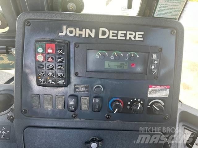 John Deere 410 K Kaivurikuormaajat