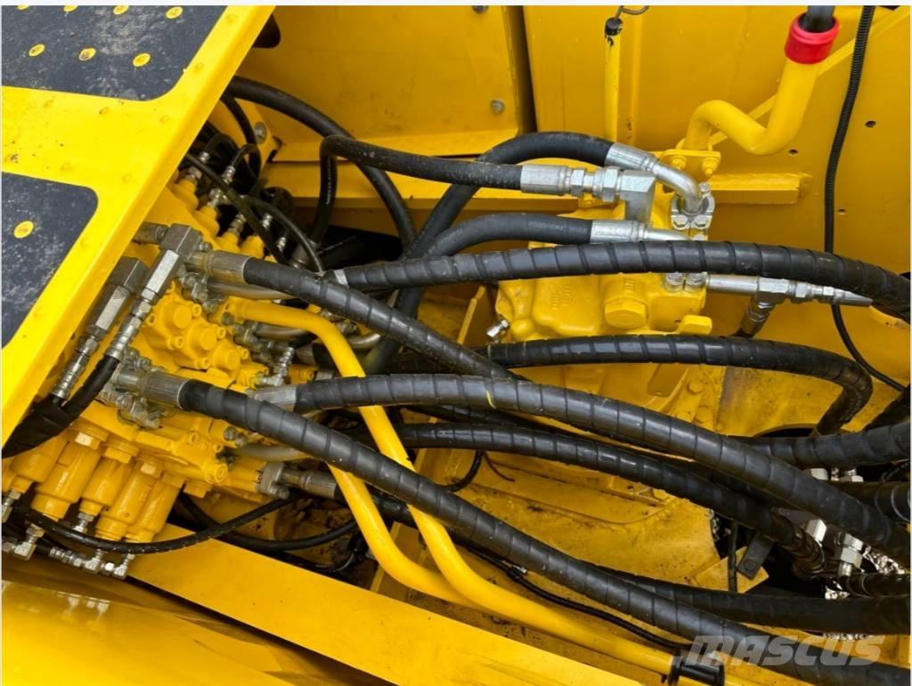 Komatsu 200 Telakaivukoneet