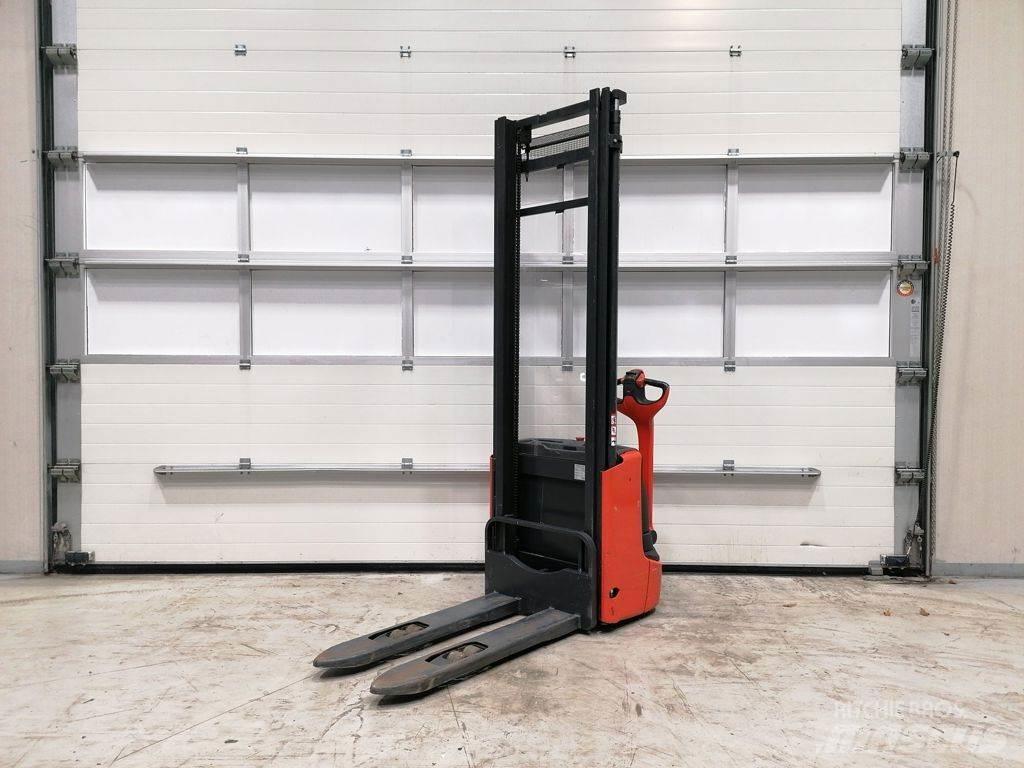 Linde L10 Käyden ajettavat pinoamistrukit