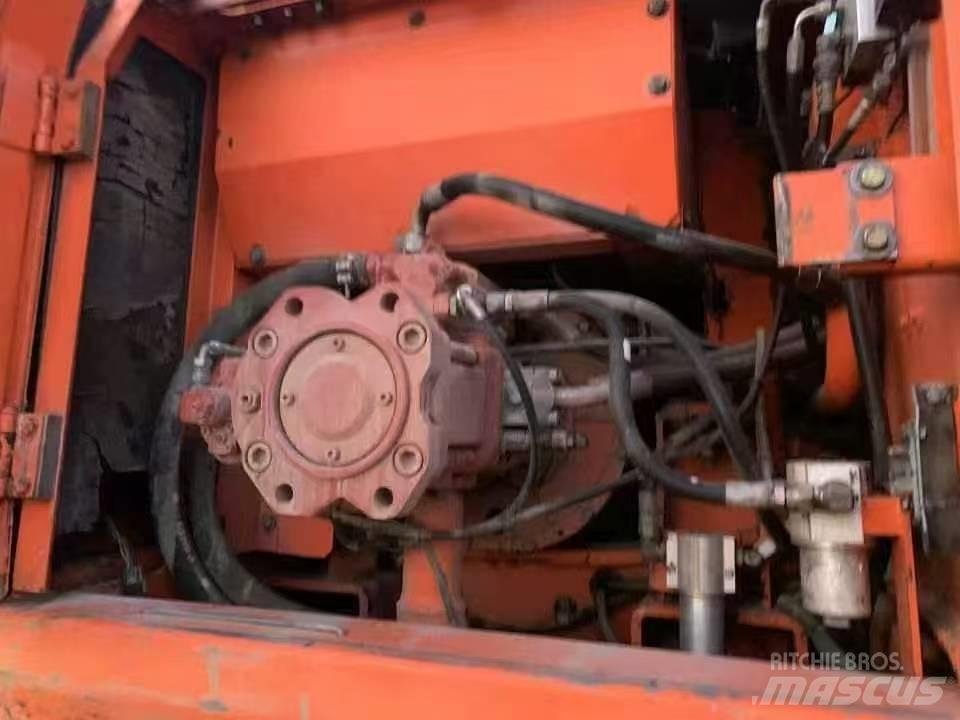 Doosan DH 210 W-7 Pyöräkaivukoneet