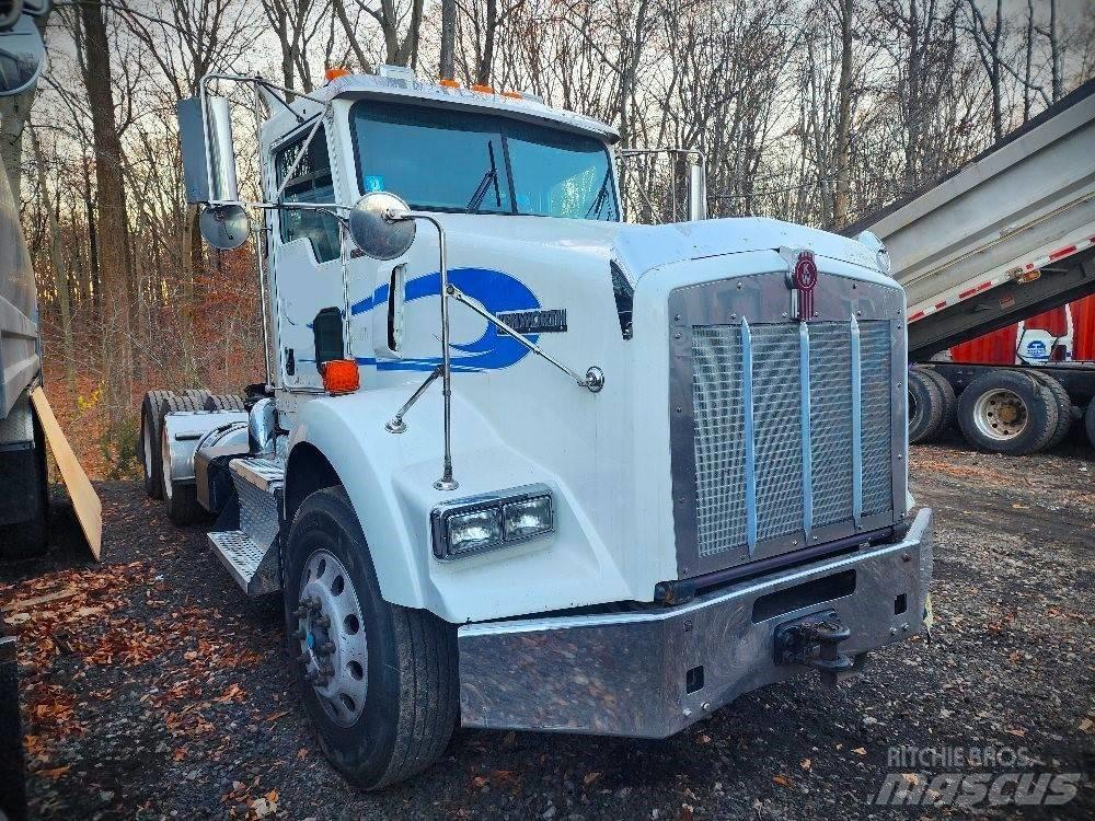 Kenworth T 800 B Vetopöytäautot