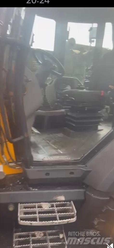 JCB 3CX Compact Kaivurikuormaajat