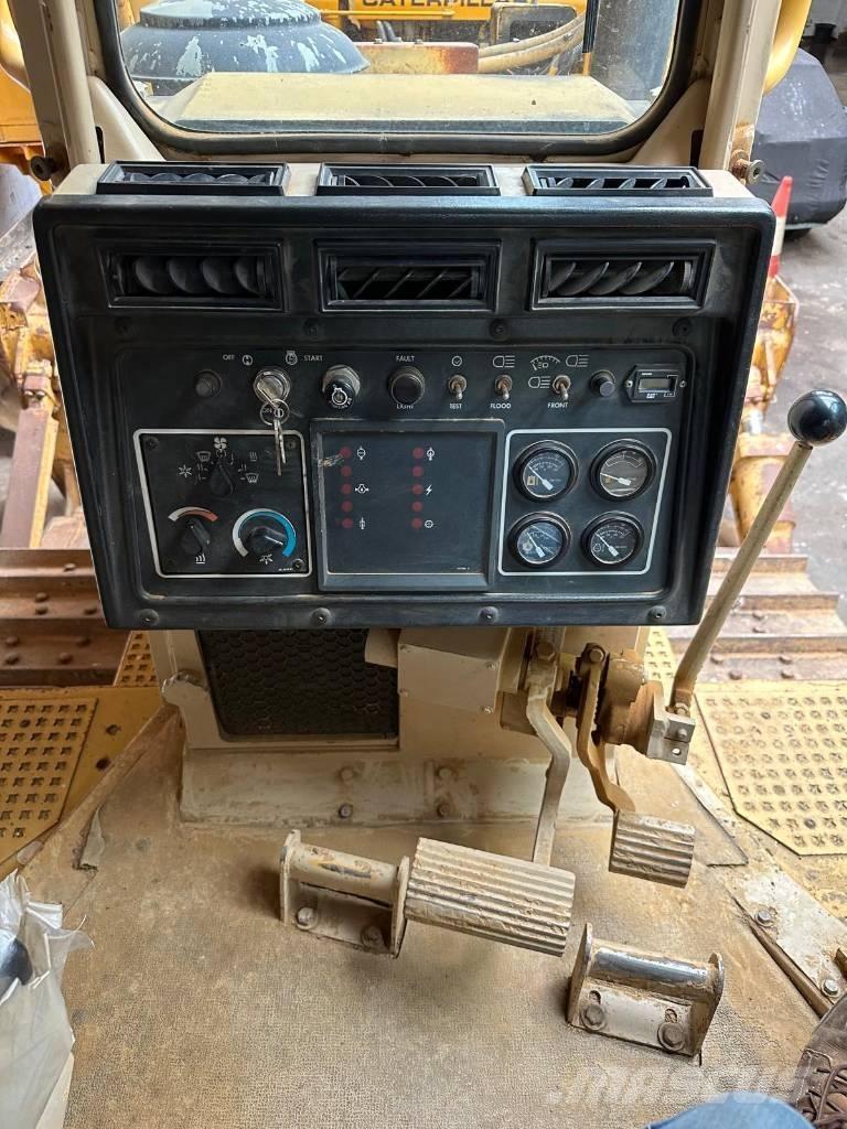 CAT D 6 H II Telaketjupuskutraktorit
