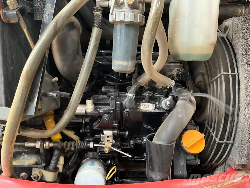 Takeuchi TB 215 R Minikaivukoneet < 7t