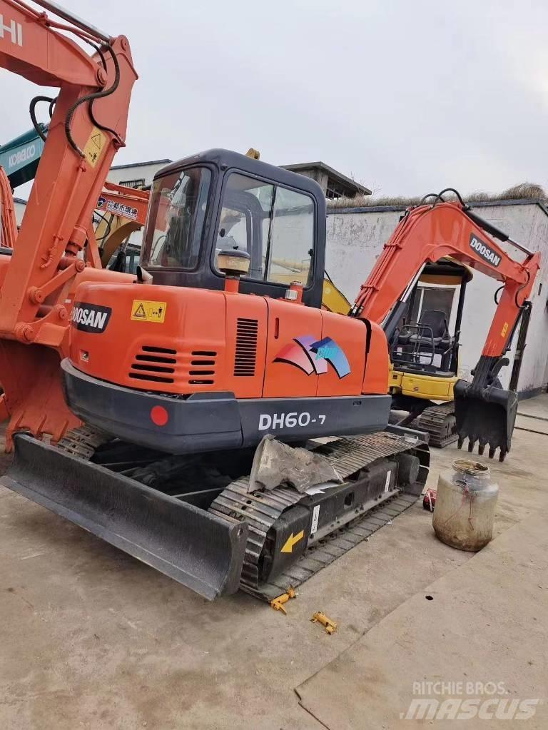 Doosan DH 60-7 Minikaivukoneet < 7t