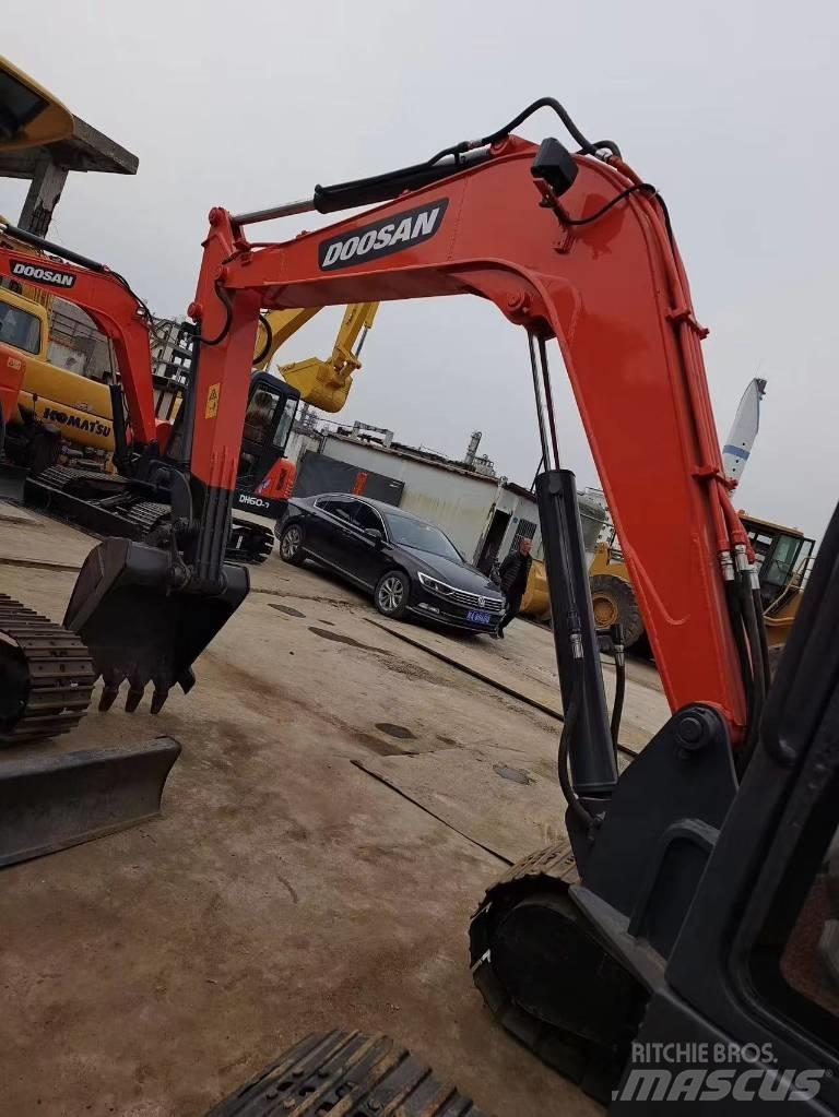 Doosan DH 60-7 Minikaivukoneet < 7t