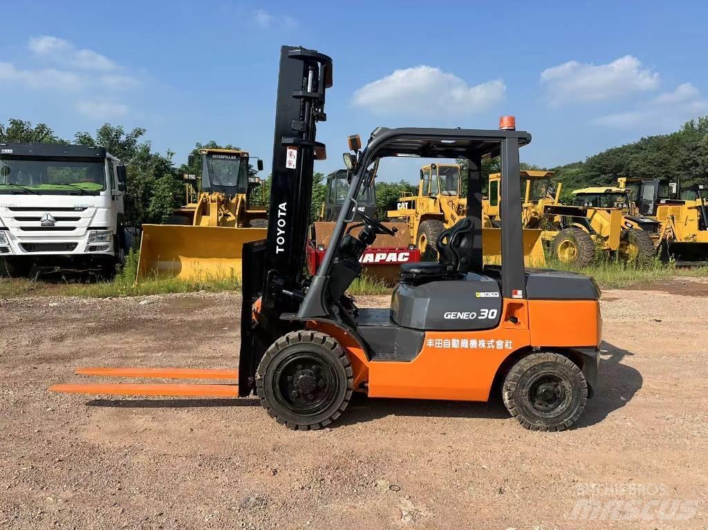 Toyota 30 Forklift Dieseltrukit