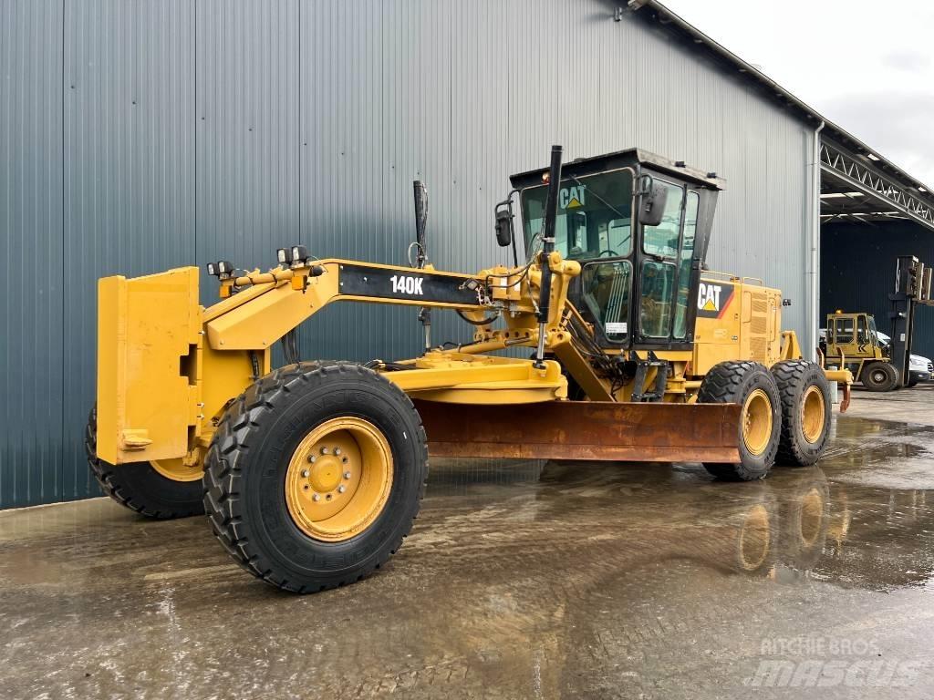 CAT 140K Tiehöylät