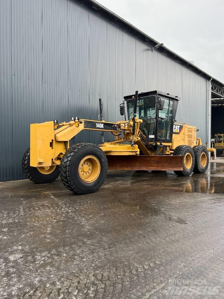 CAT 140K Tiehöylät