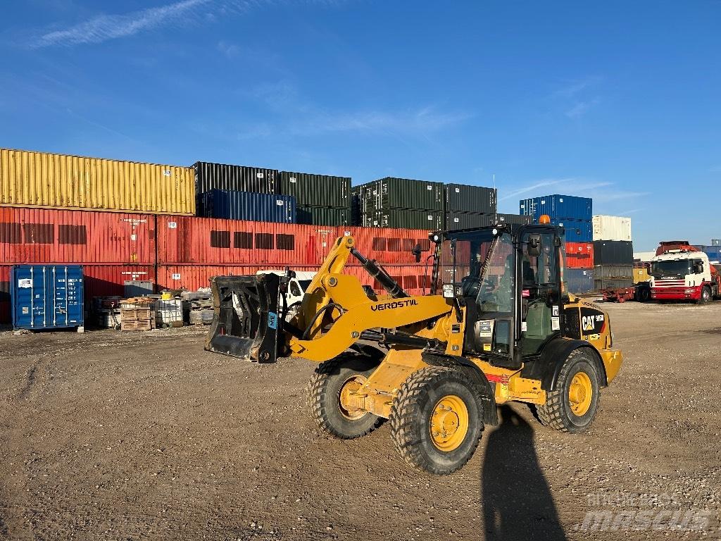 CAT 906M Pyöräkuormaajat
