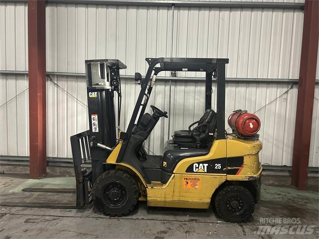 CAT GP25NT Nestekaasutrukit