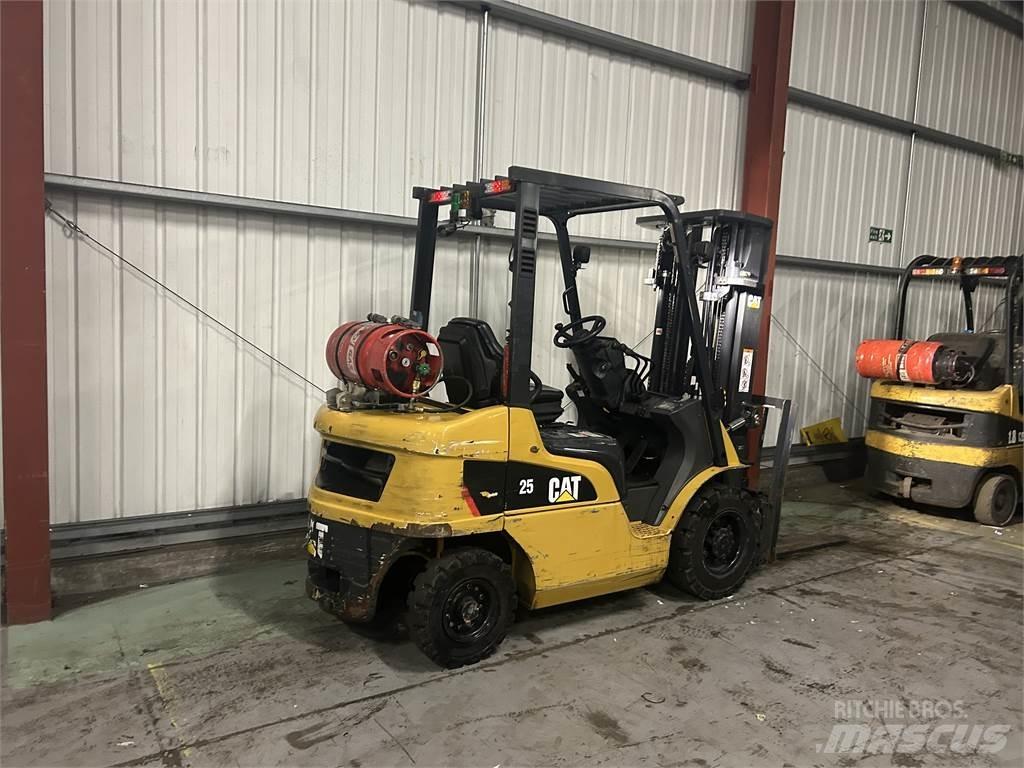 CAT GP25NT Nestekaasutrukit