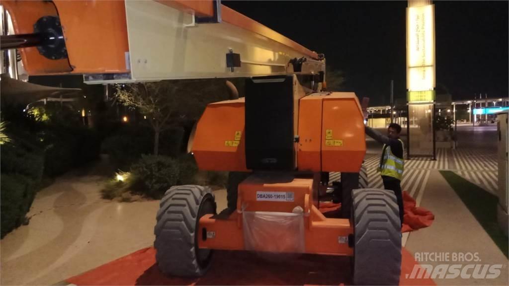 JLG 800AJ Kuukulkijat
