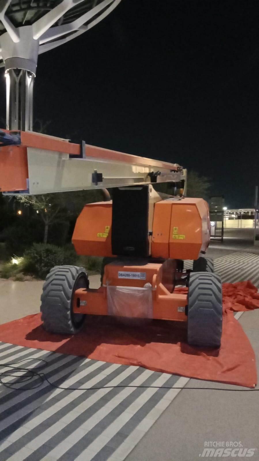 JLG 800AJ Kuukulkijat