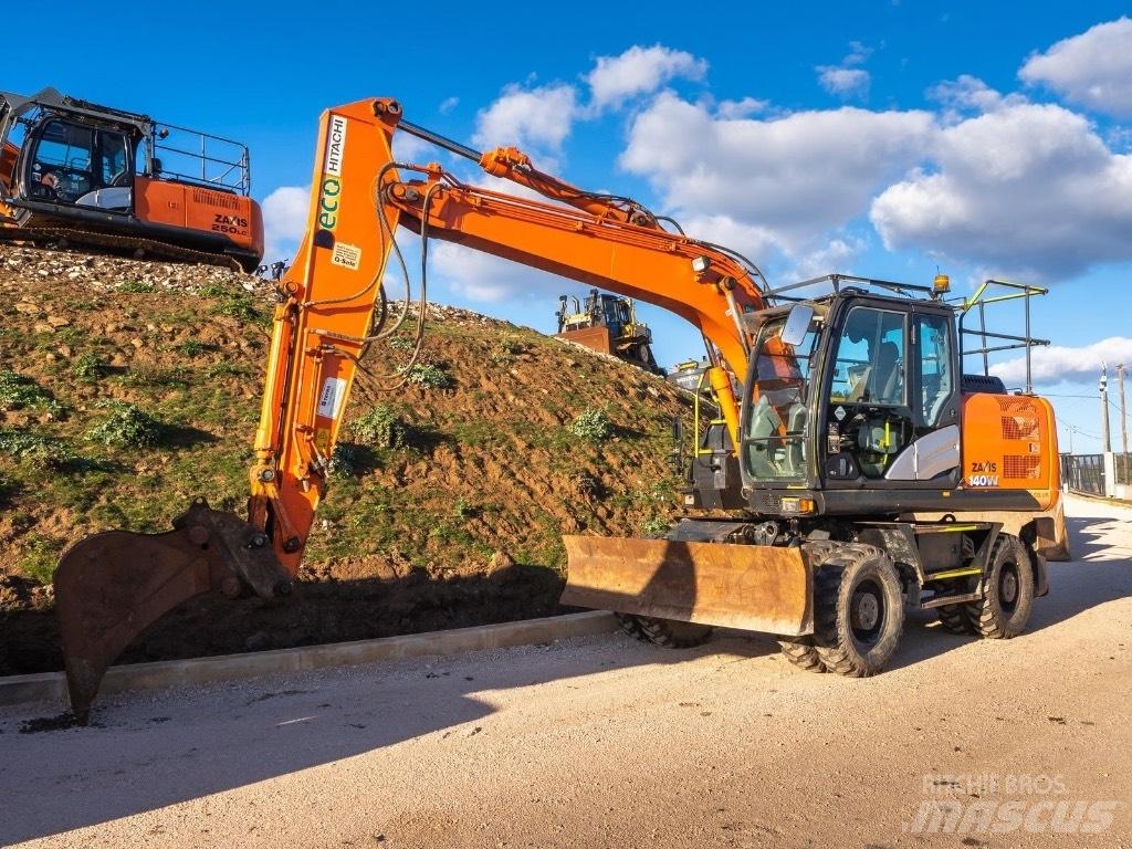 Hitachi 140W Pyöräkaivukoneet
