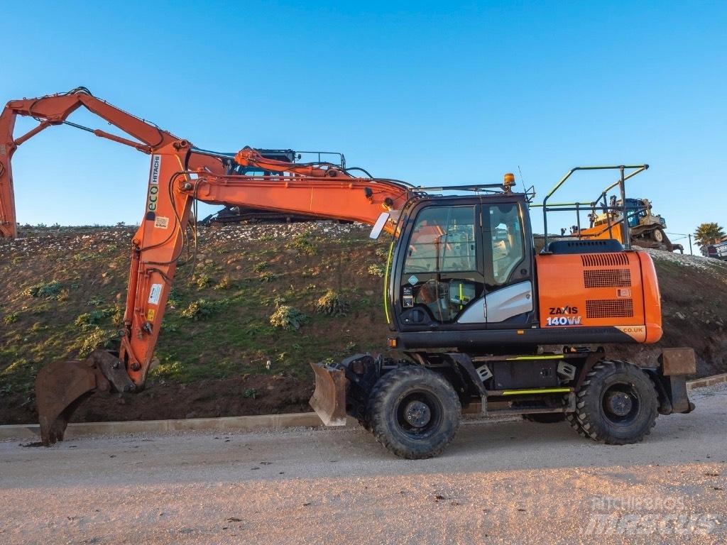 Hitachi 140W Pyöräkaivukoneet