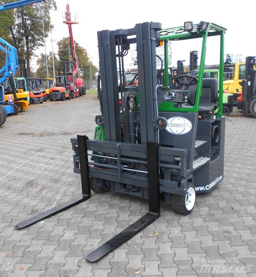 Combilift C2500CB Nelitietrukit