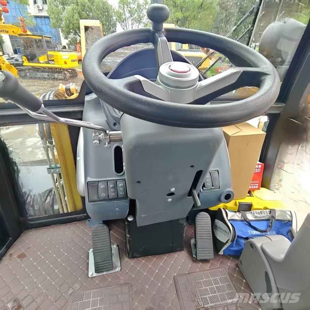 CAT 305.5 E Minikaivukoneet < 7t