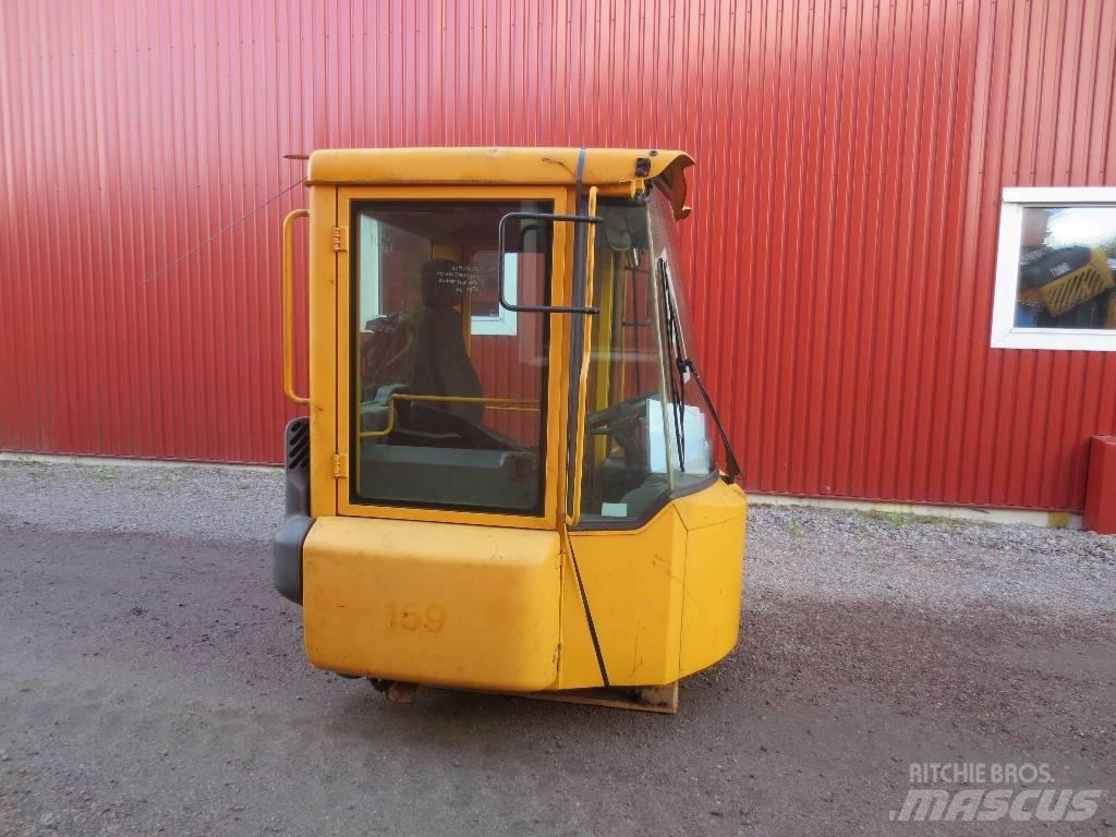 Volvo L 180 D Ohjaamo ja sisusta