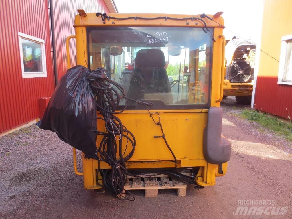Volvo L 180 D Ohjaamo ja sisusta