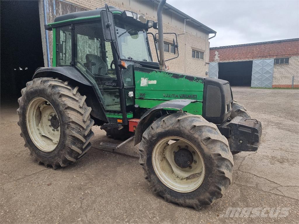 Valtra Valmet 900 Traktorit