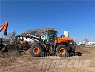Doosan DL 220 Pyöräkuormaajat