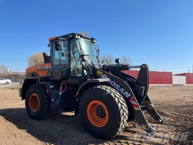 Doosan DL 220 Pyöräkuormaajat