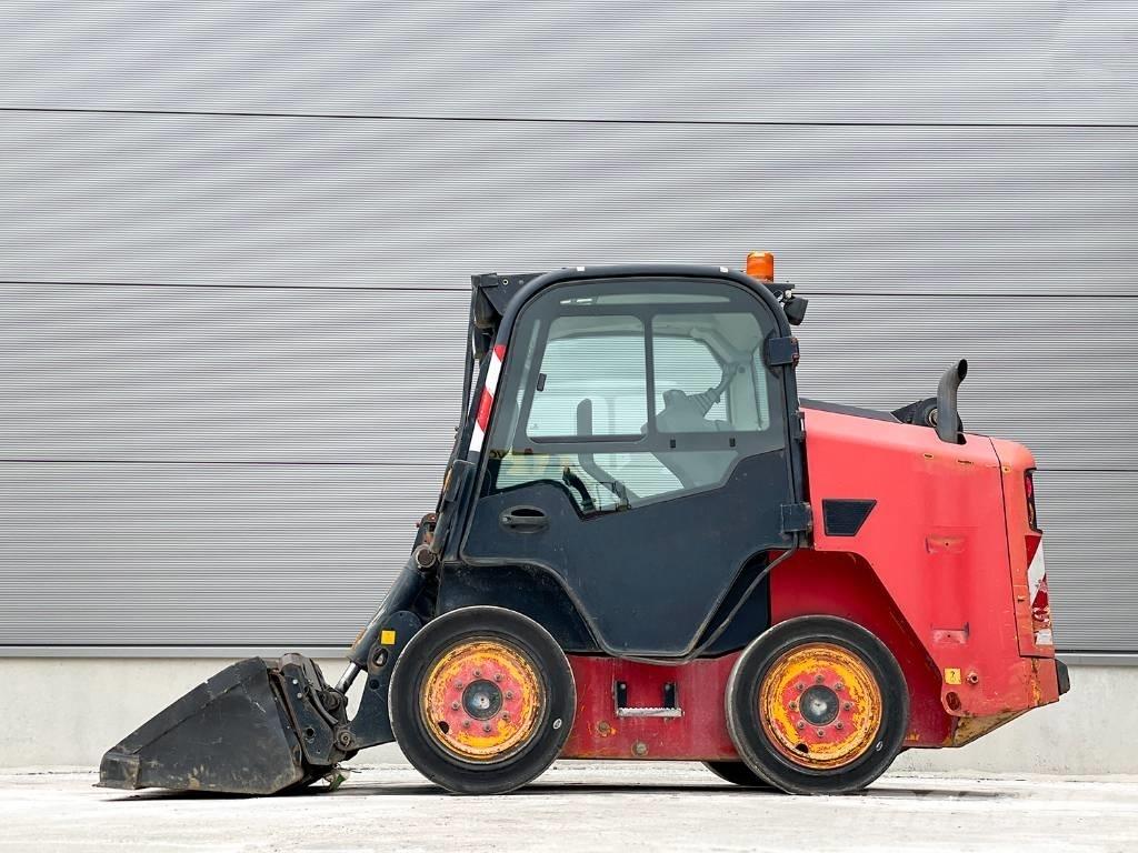 JCB R260 Liukuohjatut kuormaajat