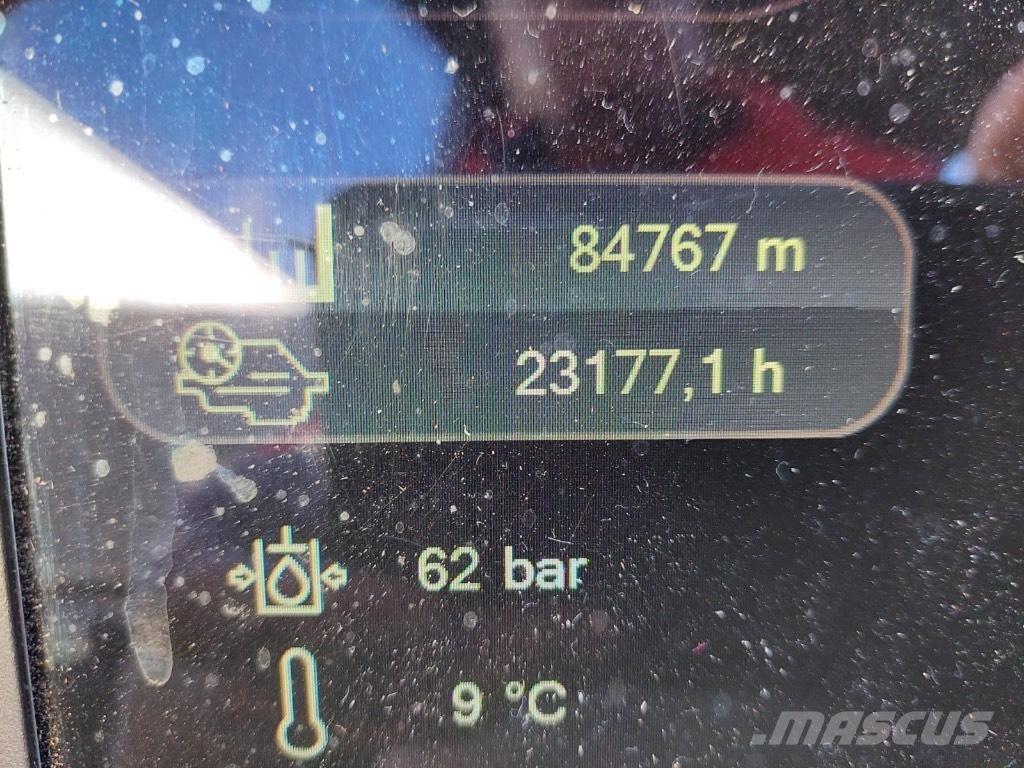 Komatsu 911 Harvesterit