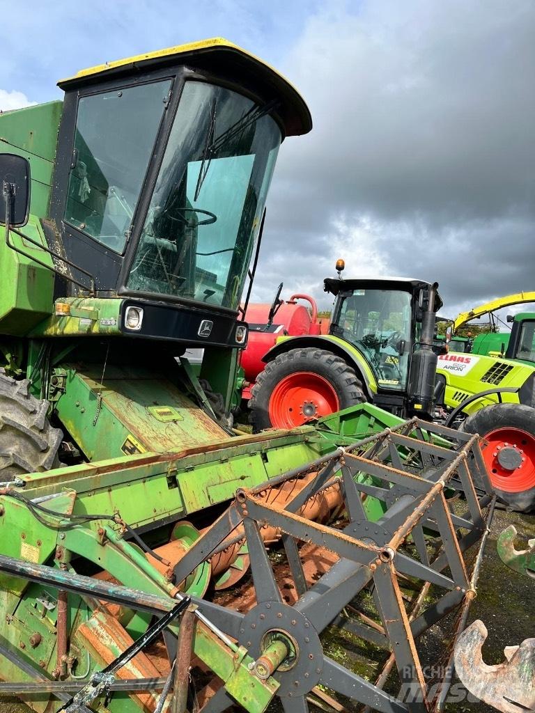 John Deere 1055 Leikkuupuimurit