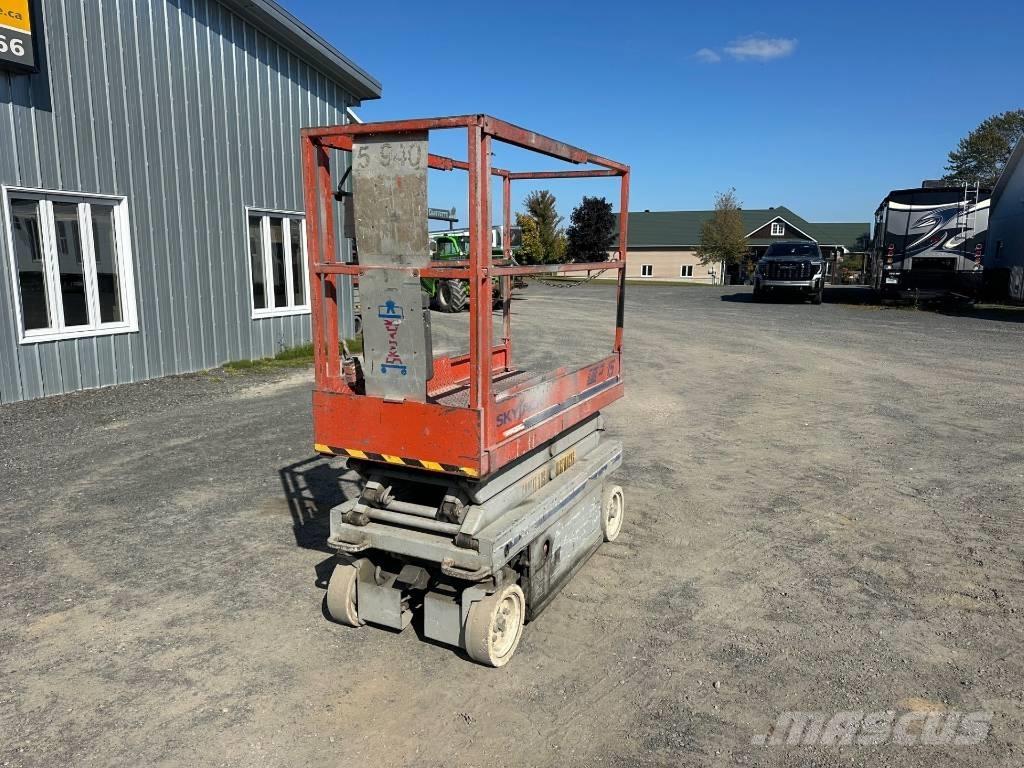 SkyJack SJ III 3015 Saksilavat