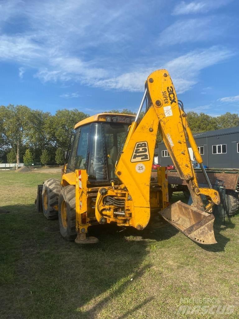 JCB 3 CX Super Kaivurikuormaajat