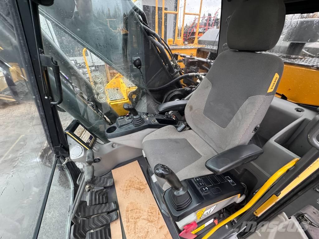 Volvo EC 300 E Telakaivukoneet