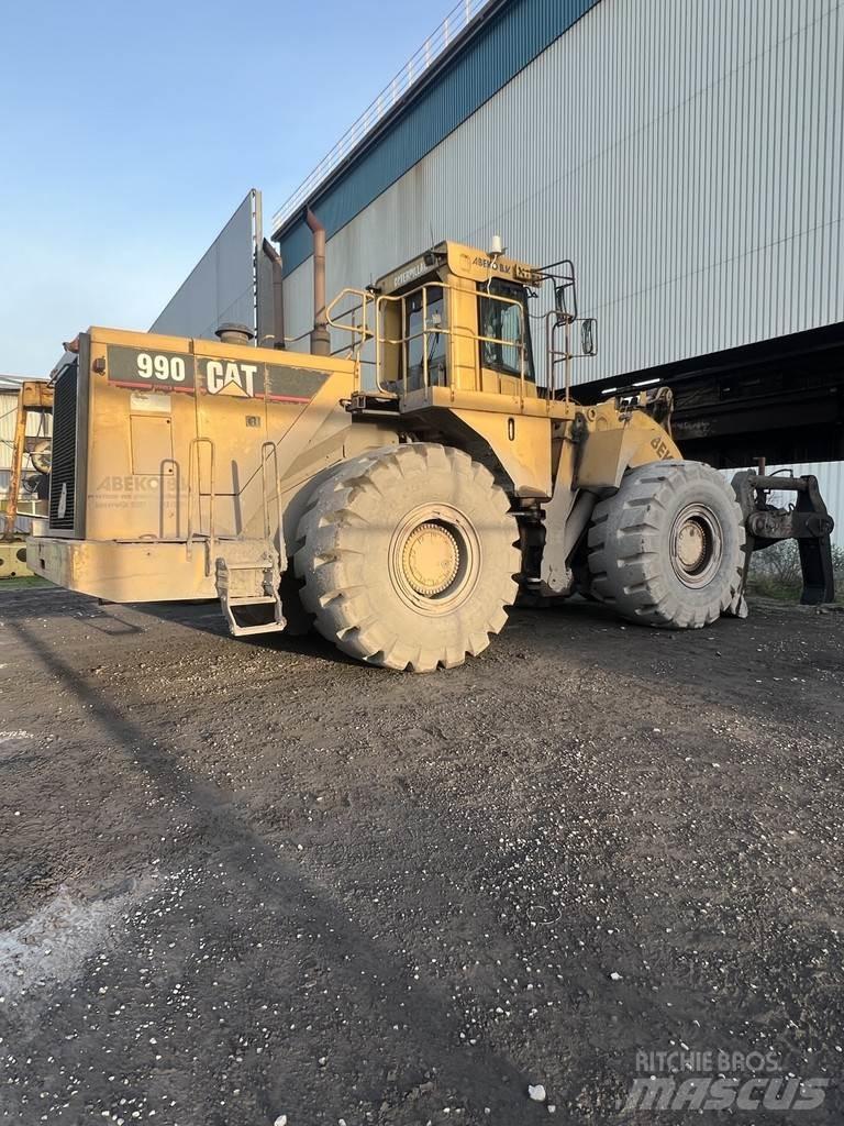 CAT 990 Pyöräkuormaajat