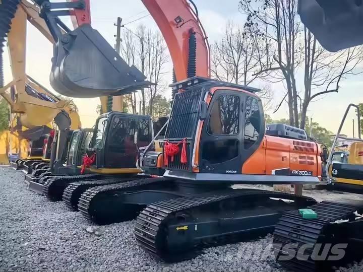 Doosan DX 300 LC Telakaivukoneet