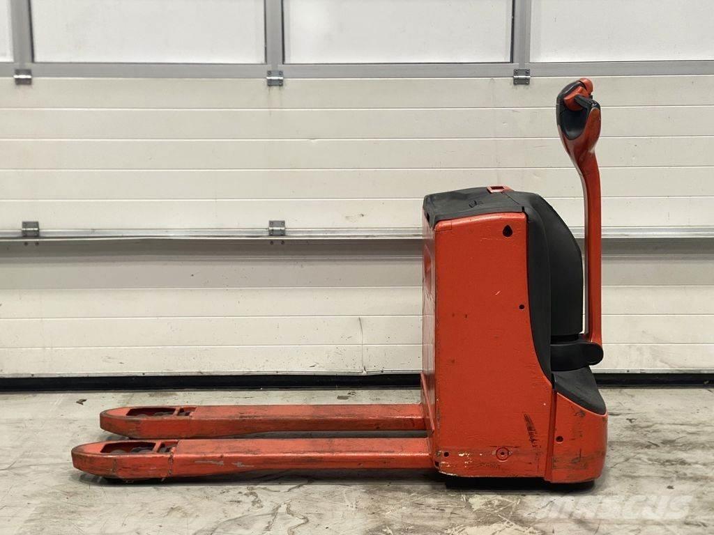 Linde T16 Lavansiirtotrukit