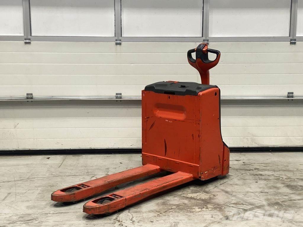 Linde T16 Lavansiirtotrukit