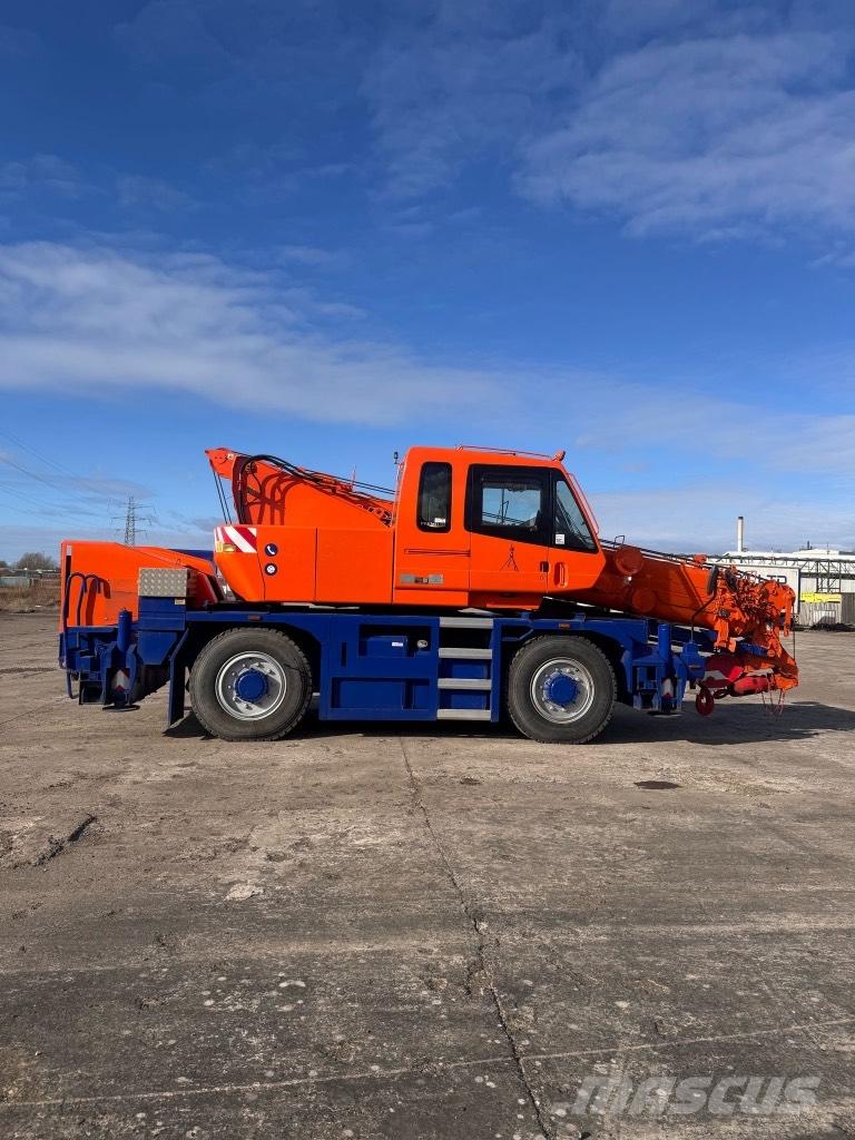 Kato CR 200 Ri Mobiilinosturit