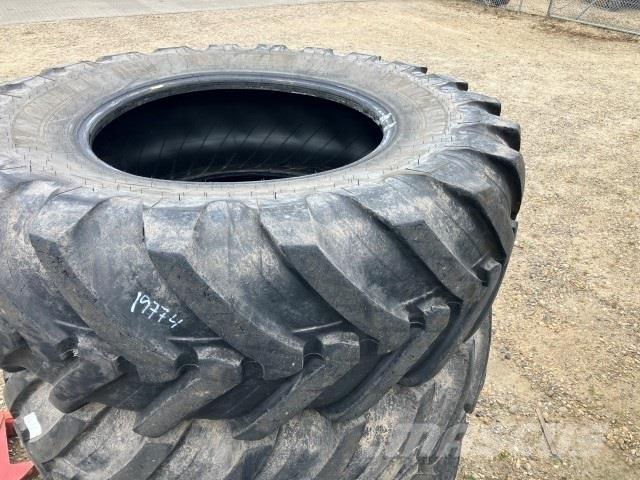  - - - 440/80R28 Renkaat ja vanteet