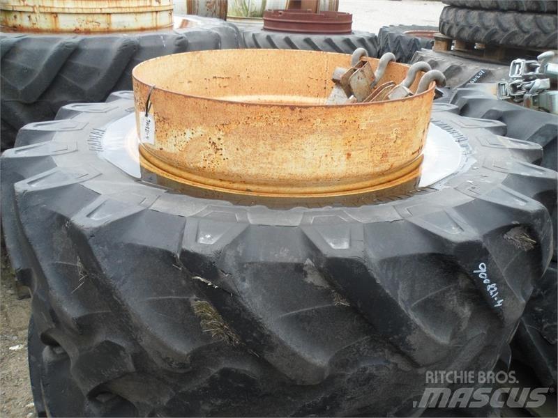  - - - 480/70R30 30" Renkaat ja vanteet