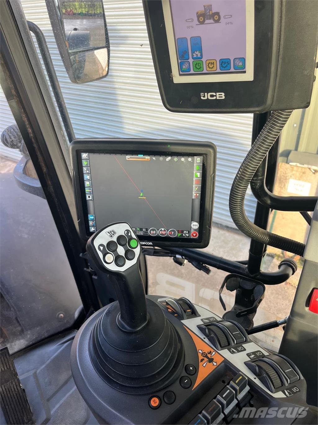 JCB Fastrac 4220 Traktorit