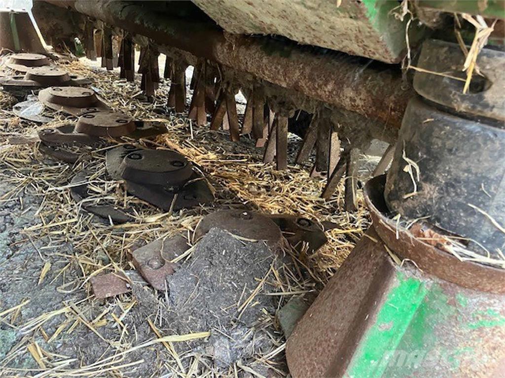 John Deere 131 Muut heinä- ja tuorerehukoneet