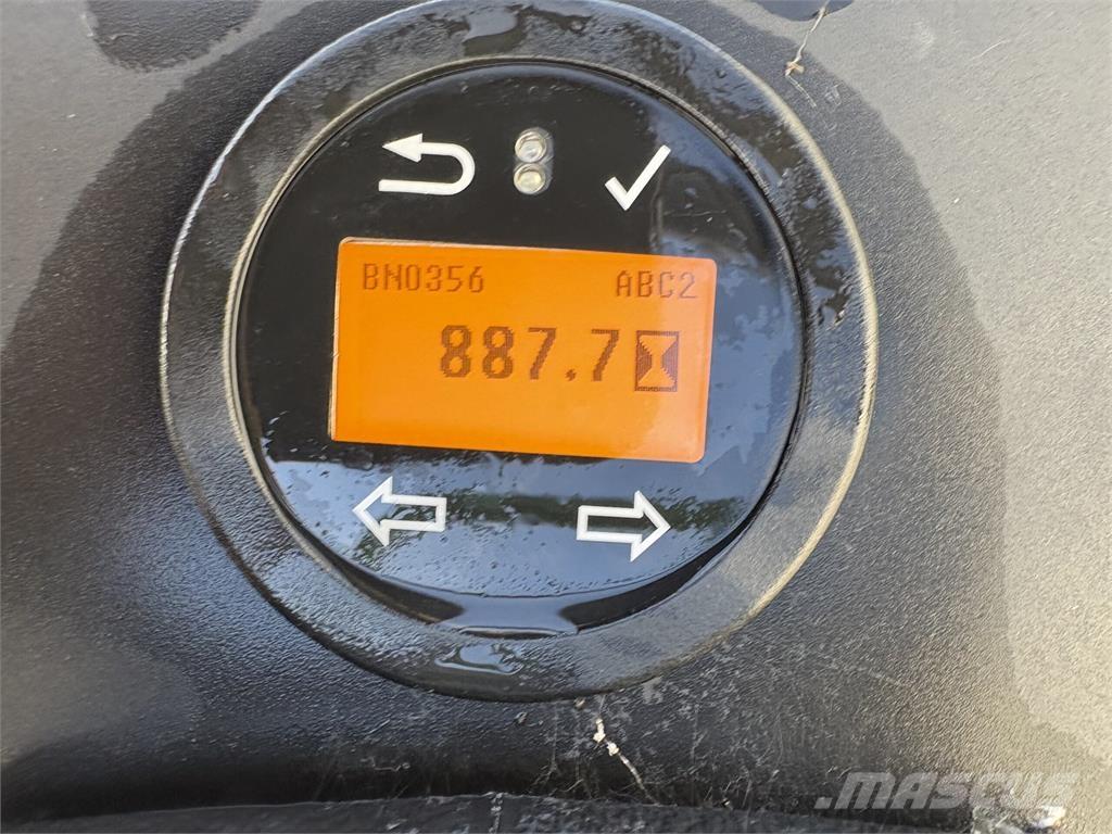 John Deere 1570 Päältäajettavat ruohonleikkurit