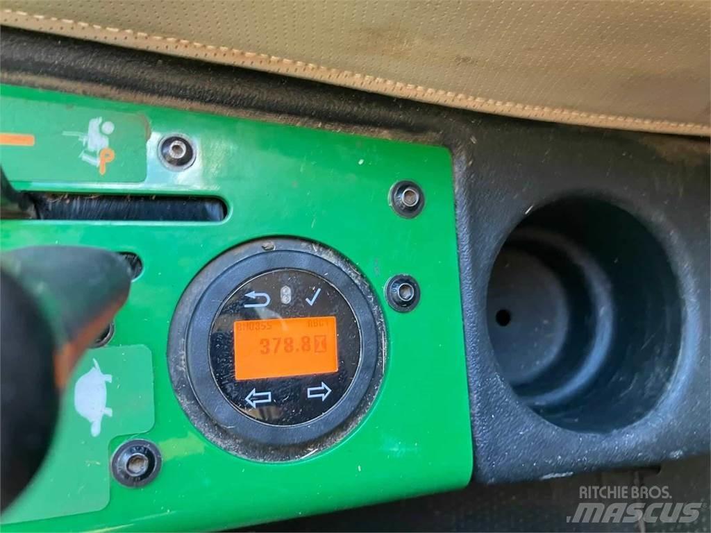 John Deere 1585 Päältäajettavat ruohonleikkurit