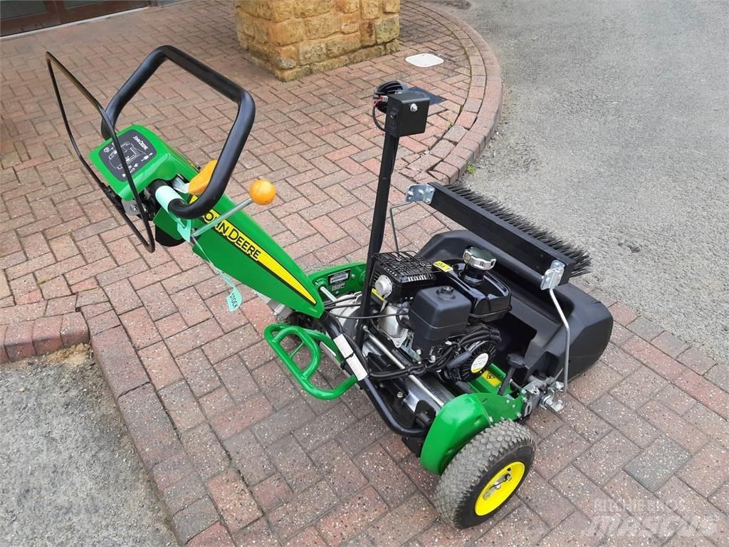 John Deere 220SL Perässäkäveltävät leikkurit