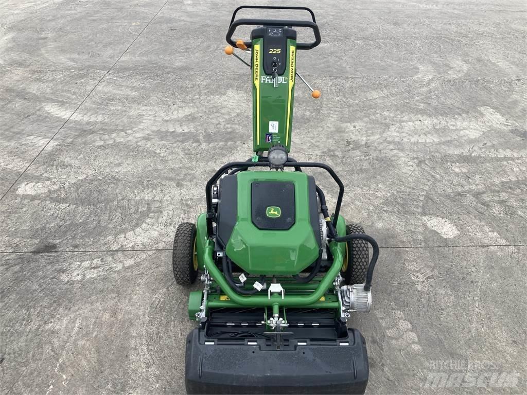 John Deere 225 E-cut Perässäkäveltävät leikkurit